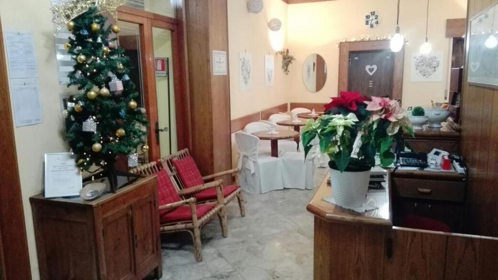Kuchyňa alebo kuchynka v ubytovaní Hotel Rosalpina