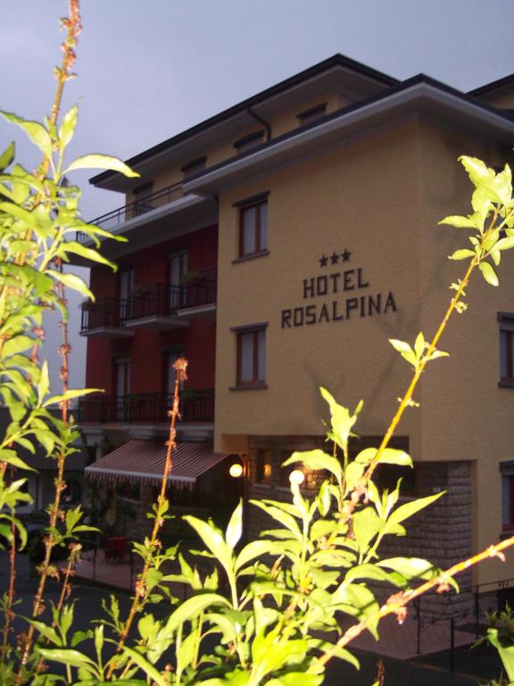 Budova, v ktorej sa hotel nachádza