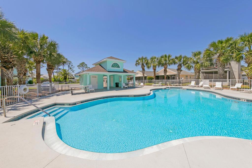 PALM COVE VACATION HOME- One level, Community pool, Pet Friendly photo