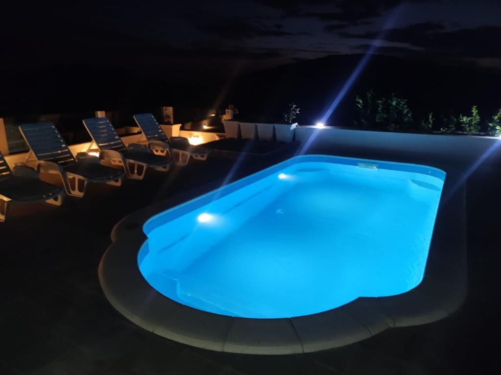 Bazén v ubytování Holiday Home Sevid nebo v jeho okolí