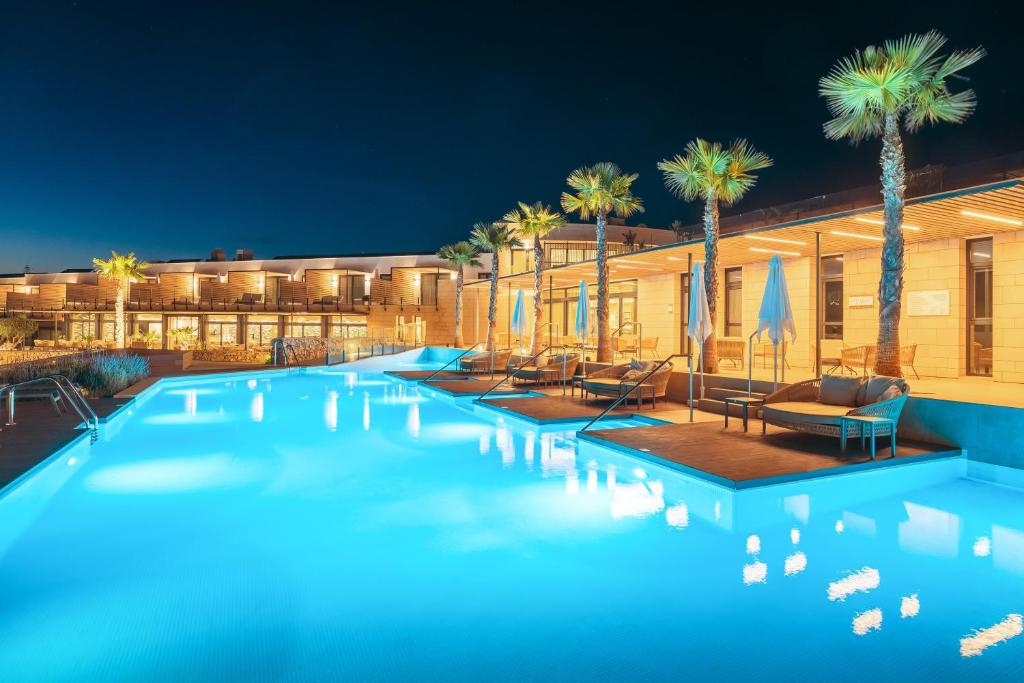 Bazén v ubytování Barceló Nura nebo v jeho okolí