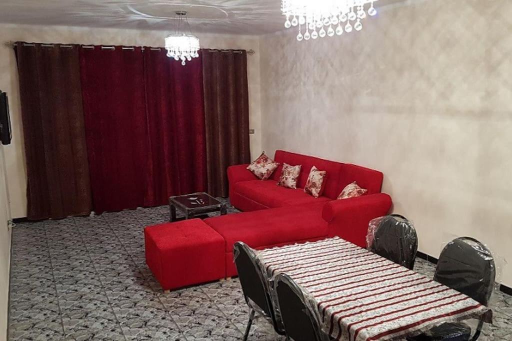 Area tempat duduk di Fantastic Apartment Near Cairo Airport