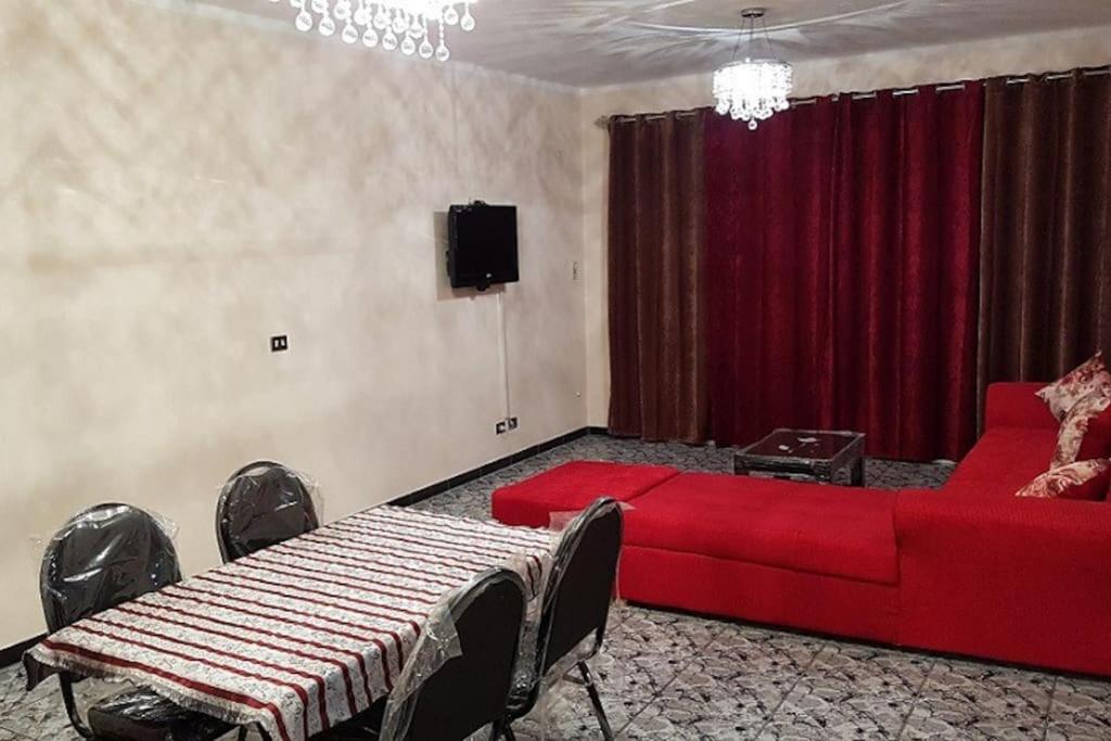 Fantastic Apartment Near Cairo Airport - Appartement De Deux Chambres