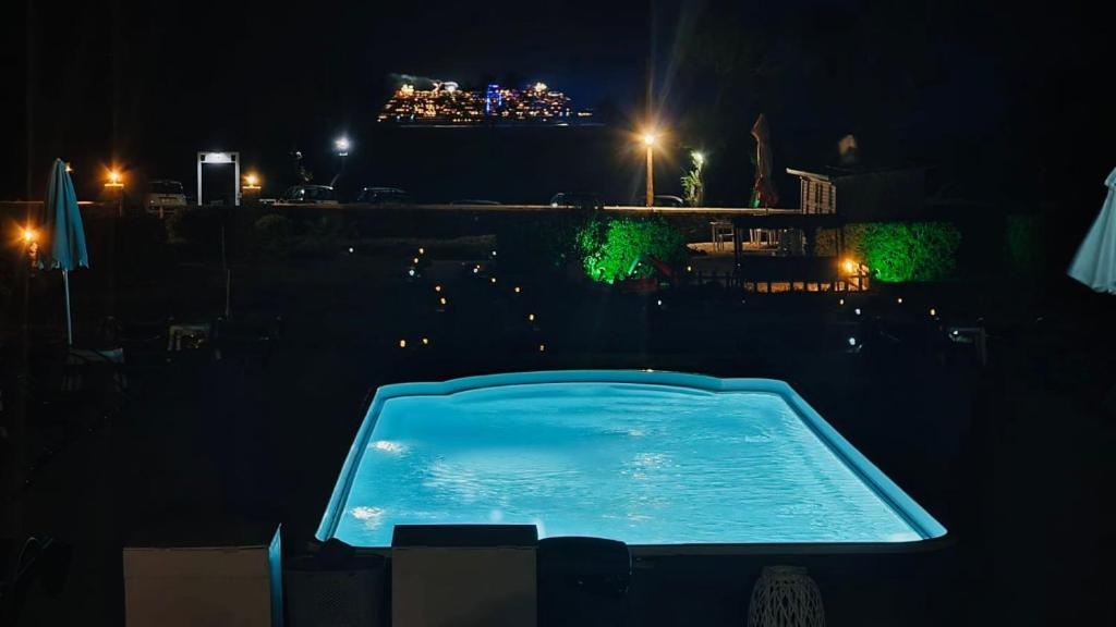 Piscina di Mare Nostrum Santo o nelle vicinanze