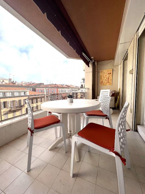Appartamento Le Donatello , Nizza, Francia . Prenota ora il tuo hotel! -  Booking.com