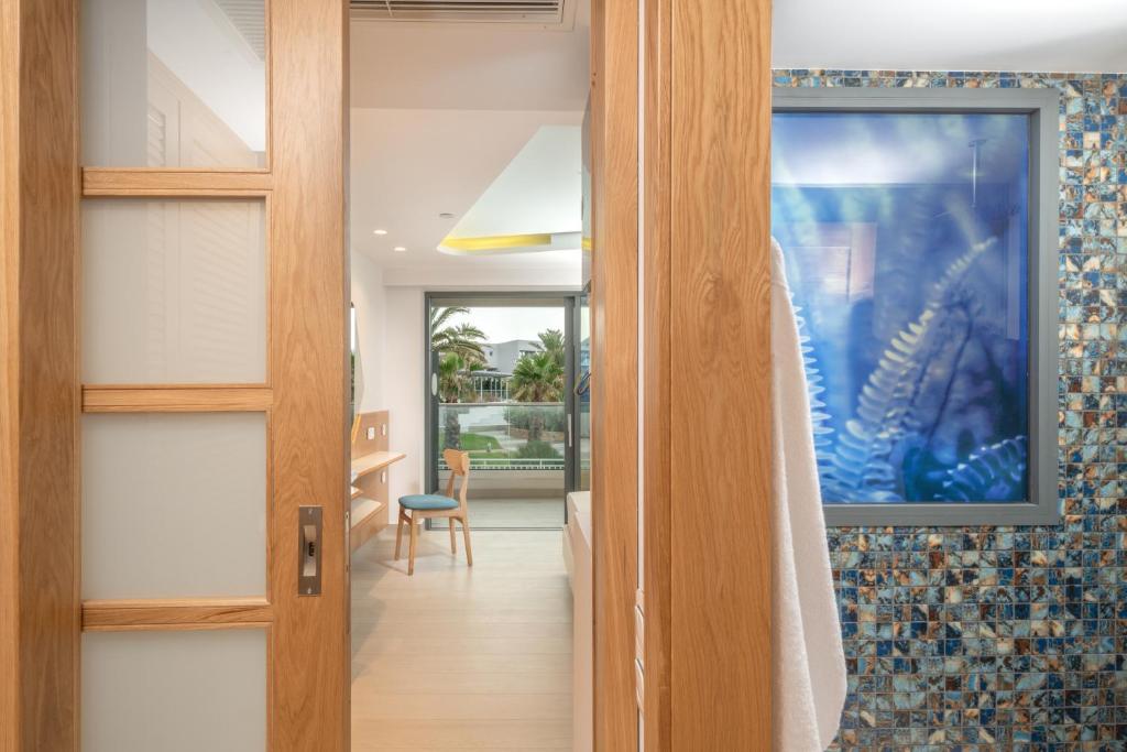 Lyttos Mare Adults Friendly 12plus - 11