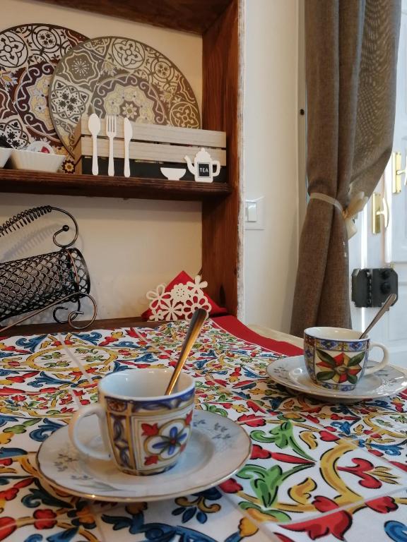 Coffee and tea making facilities at Squisita Home