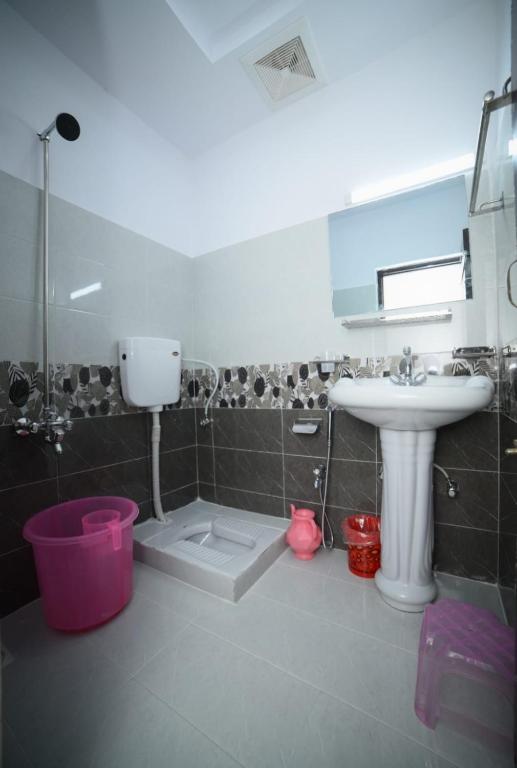 Royal Blue inn Hotel - Luxury Triple Room