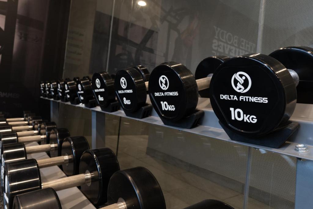 Fitness centrum a/nebo fitness zařízení v ubytování Mirot Hotel