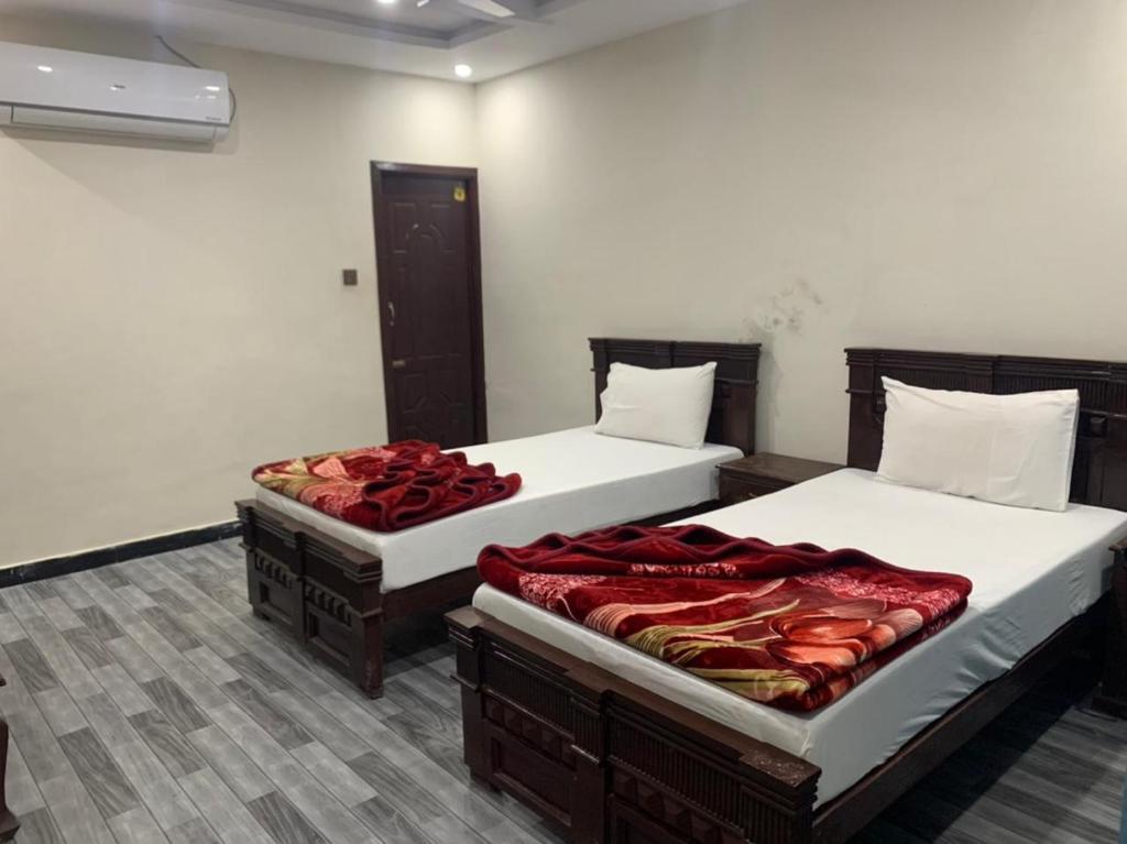 Royal Blue inn Hotel - Economy Twin Room