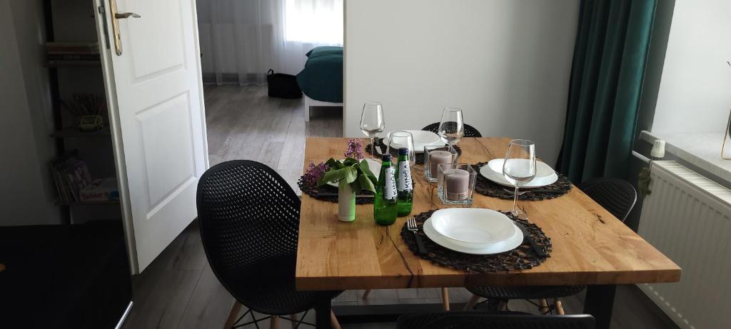 Nápoje v ubytovaní Apartamenty Pod Uwalonym Dębem