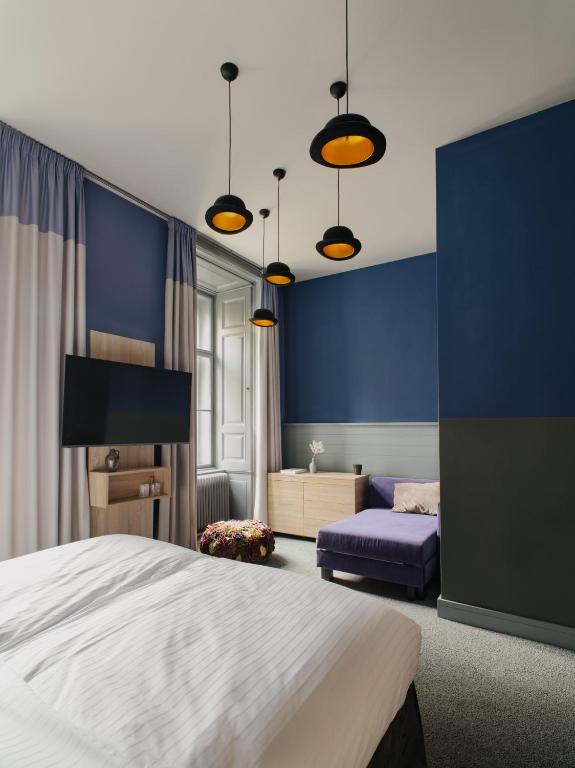 Saint SHERMIN bed breakfast & champagne