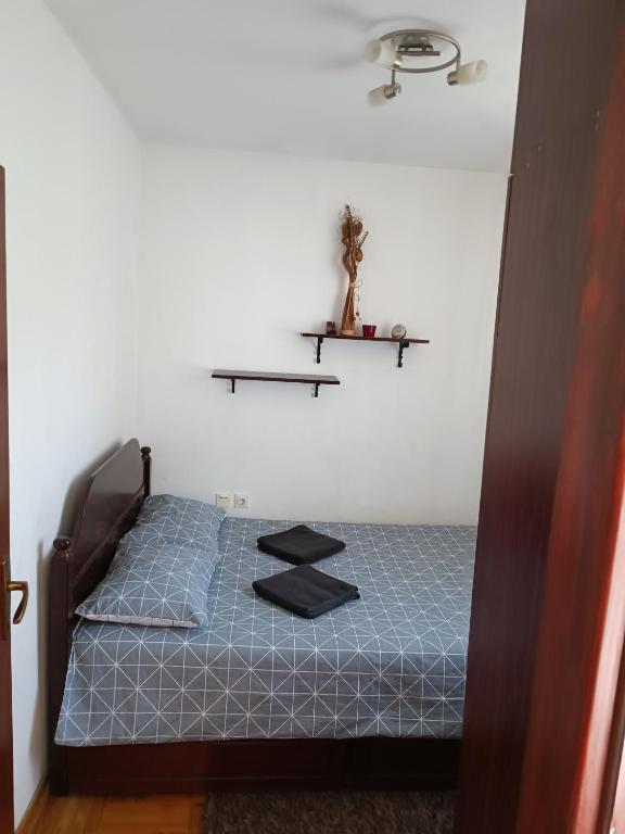 Postel nebo postele na pokoji v ubytování Serbian home with garden