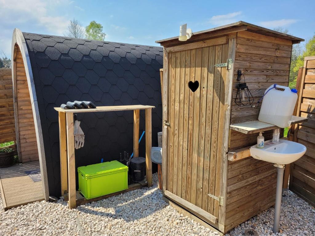 Fotografie z fotogalerie ubytování Romantischer POD - Gegen Aufpreis mit Hot Tub - Whirlpool & Sauna v destinaci Hohenberg an der Eger