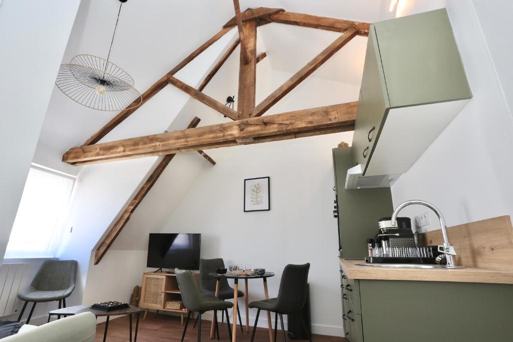 L'APPART DES HALLES 5 - HYPER CENTRE - LUMINEUX - Housity