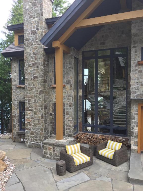 Gîte et Atelier de L'Artiste Peintre Paysagiste Canadien Gordon