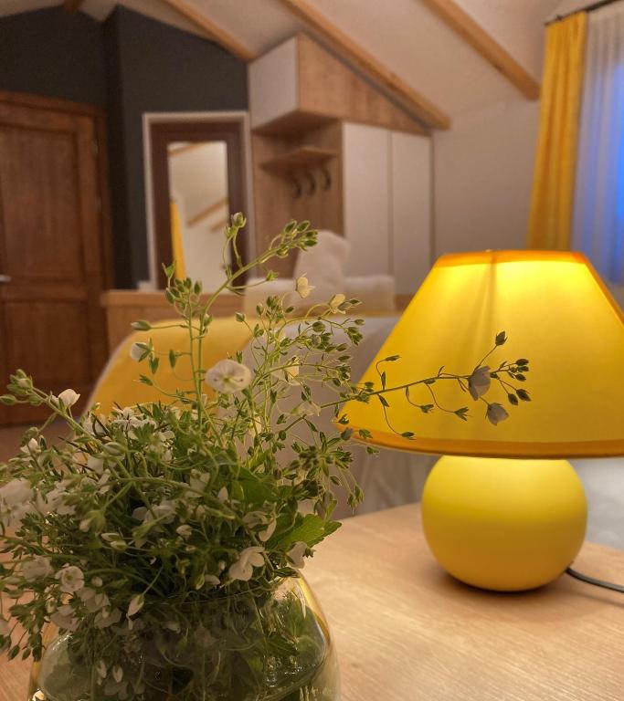 אזור ישיבה ב-Borjomi Yellow Hotel