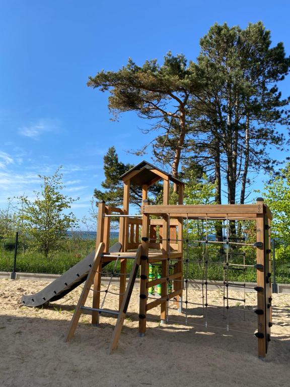Plac zabaw dla dzieci w obiekcie P&A APARTAMENT