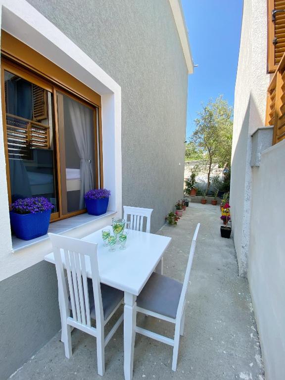 Sunny guest house - Image 8