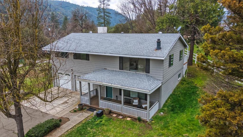 an overhead view of a house with a roof at Blue Oak Oasis near Oakhurst, Bass Lake & Yosemite in Oakhurst