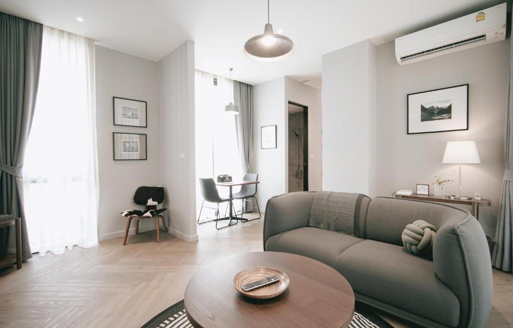 Posezení v ubytování humble abode Bangkok Vacation Home