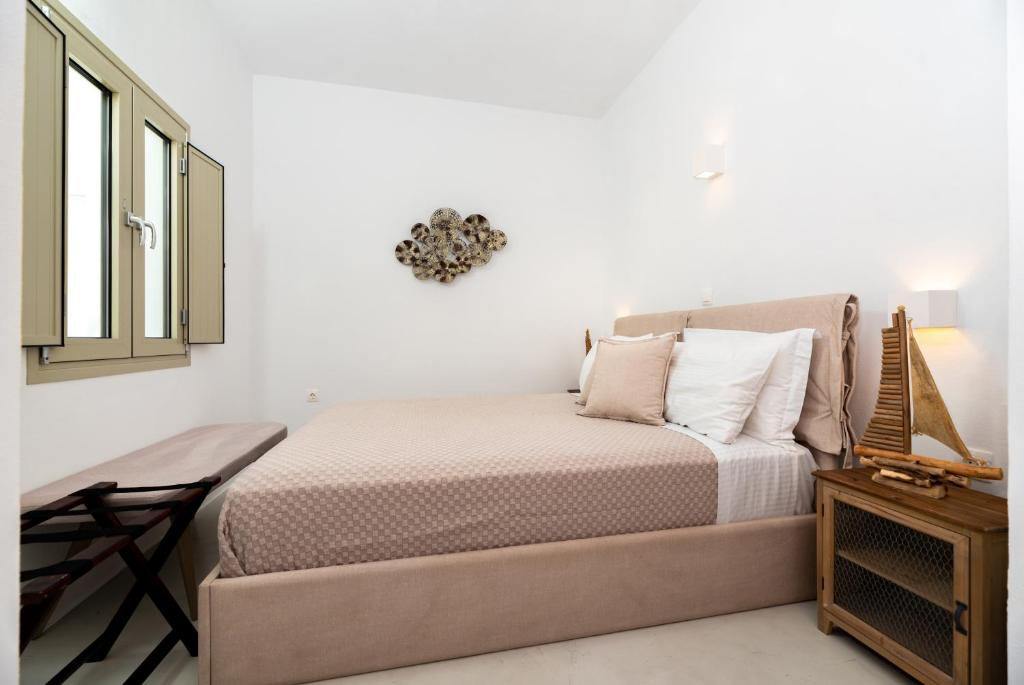 Aerenia Luxury Suites - 5