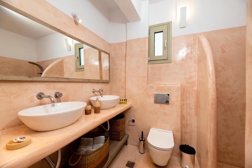 Aerenia Luxury Suites - 7