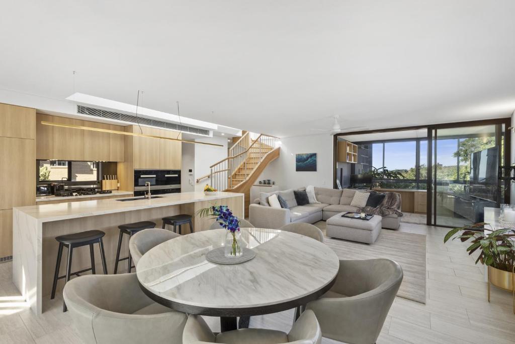 Η κουζίνα ή μικρή κουζίνα στο YAWA1B - Bellevue Hill Penthouse