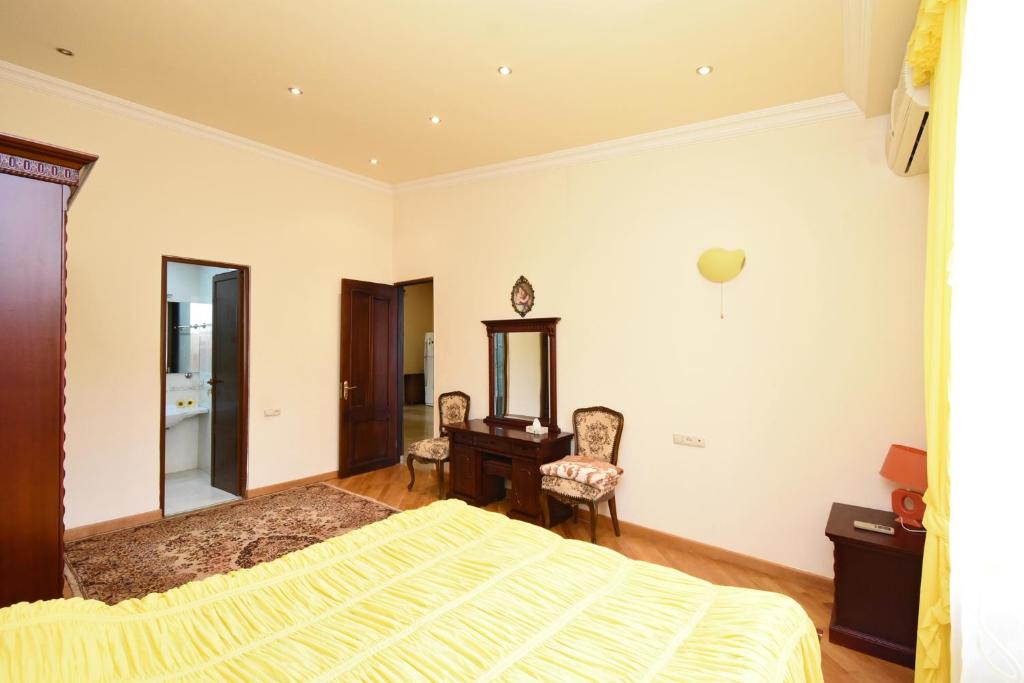 Postel nebo postele na pokoji v ubytování Guest house YEREVAN