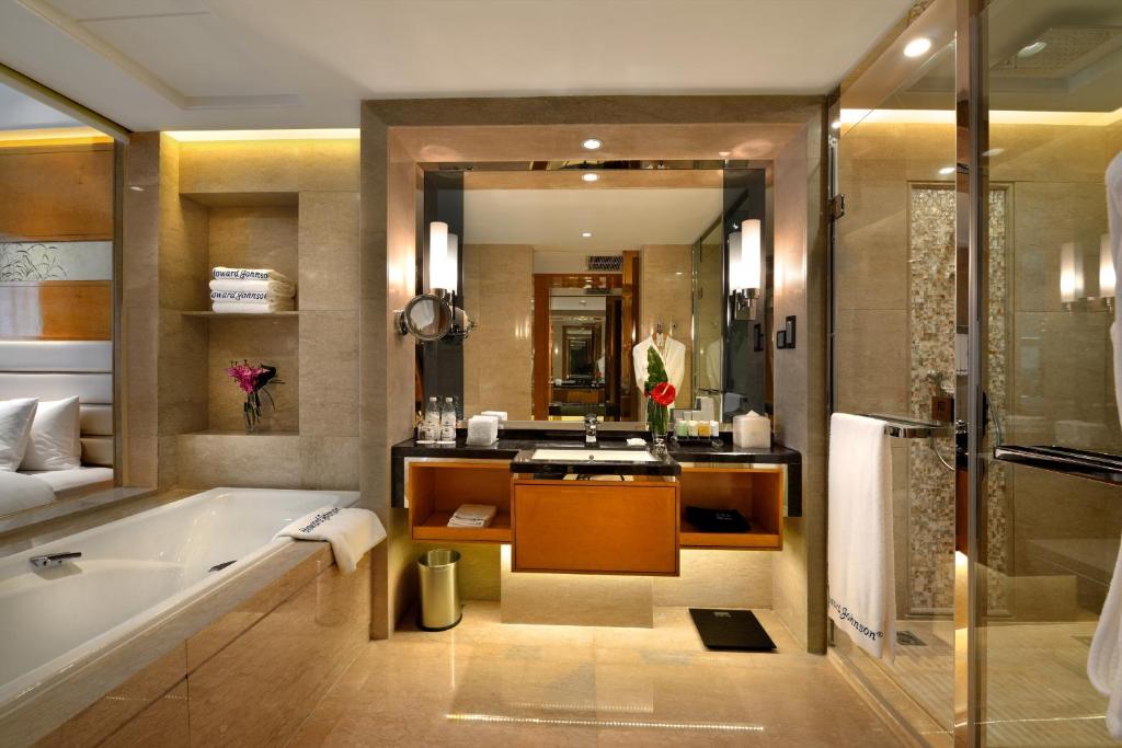 Howard Johnson Hi - Tech Plaza Chengdu - 豪华王室