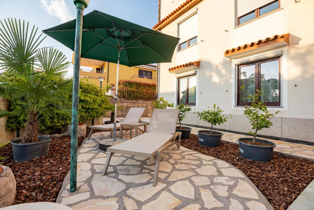 Zahrada ubytování Adriatic Bay Apartments