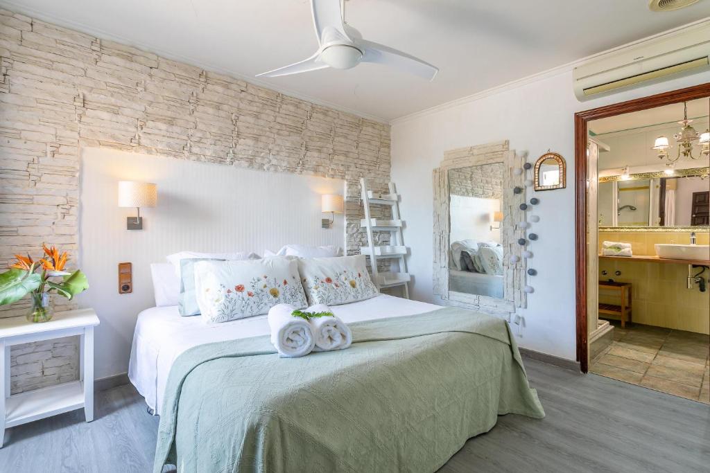 Santos Village, Elche – Updated 2023 Prices