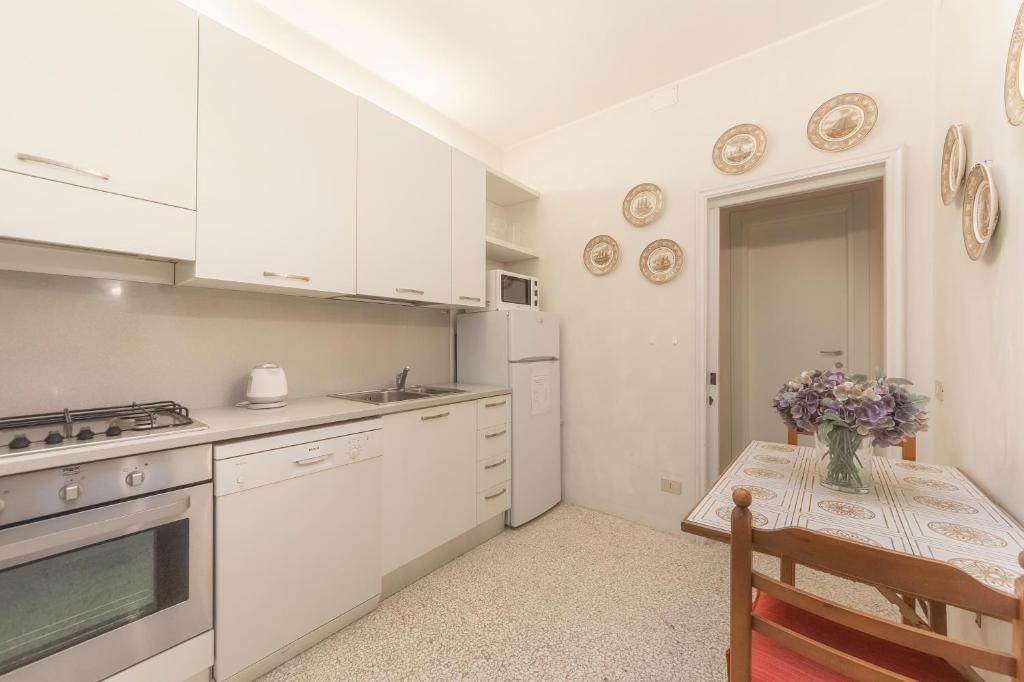 Kuchyňa alebo kuchynka v ubytovaní Canal Grande Suite