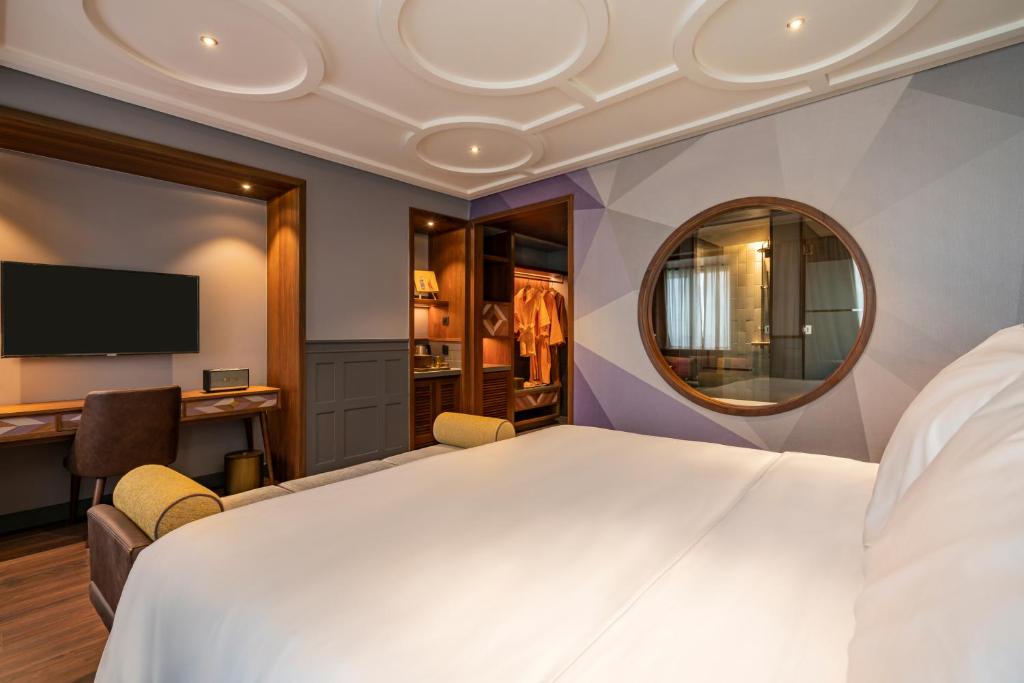 Phòng Premium Deluxe Có Giường Cỡ King - Quyền Sử Dụng Nest Lounge