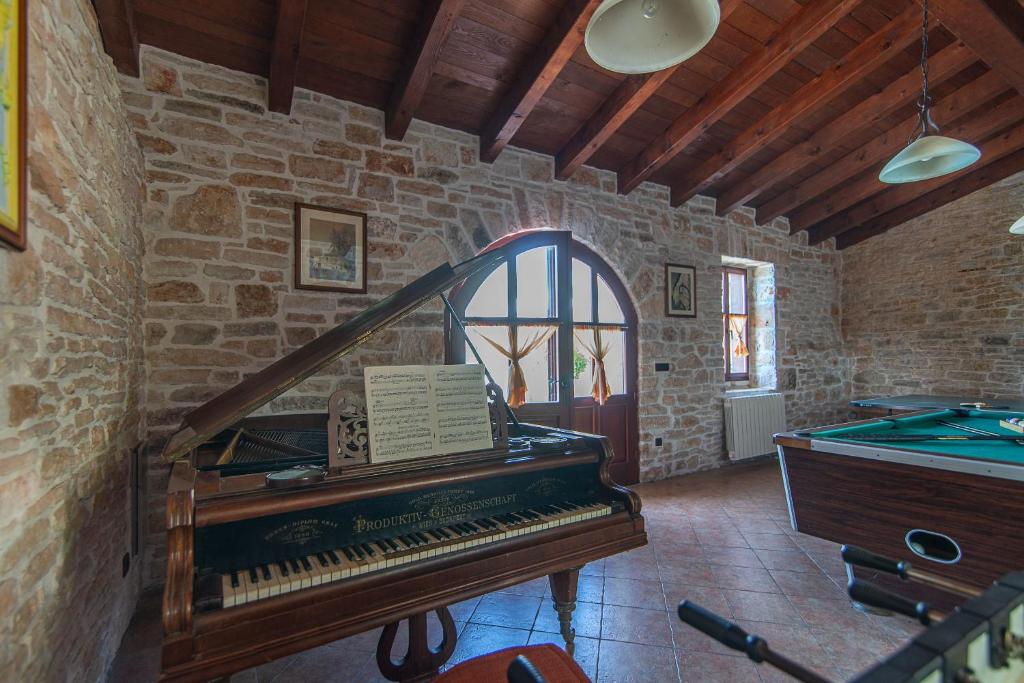 Biliardový stôl v ubytovaní Villa Murva