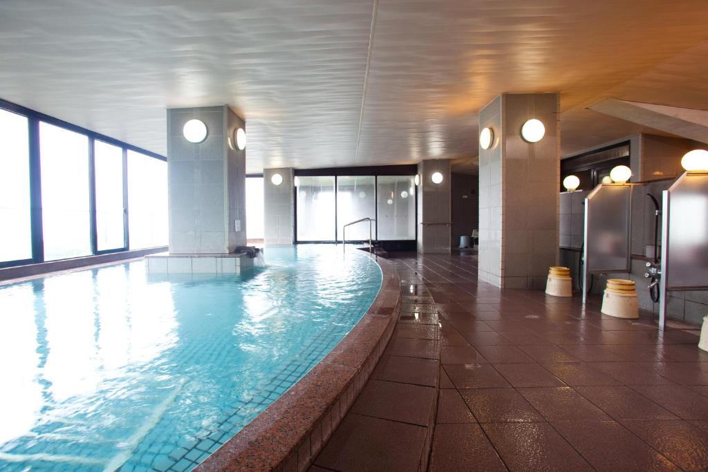 Bazén v ubytování Shiga Kogen Hotel Shiga Sunvalley nebo v jeho okolí