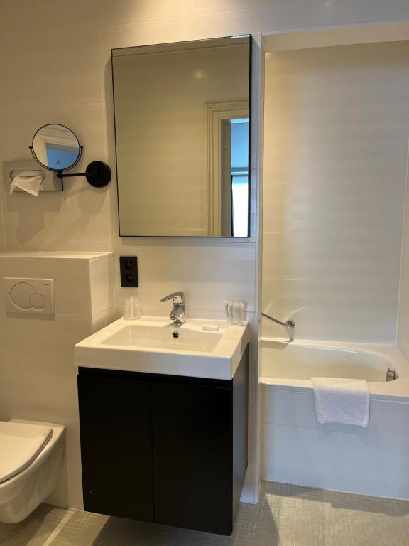 Hotel Le Parisien - Resim 8