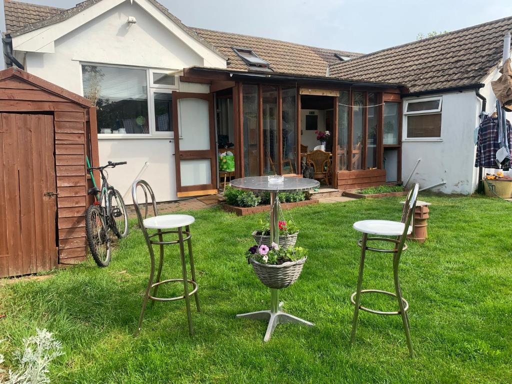 East of Ipswich Bed and Breakfast - Private & Dorm Rooms Suffolk 6