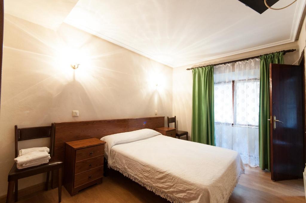 Pension Iberia - Double Room With Private Bathroom