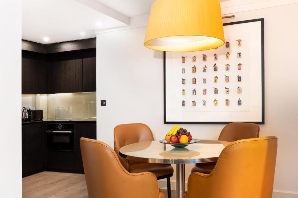 Kuchyň nebo kuchyňský kout v ubytování 15 Basil Street Knightsbridge, Luxury Serviced Apartments
