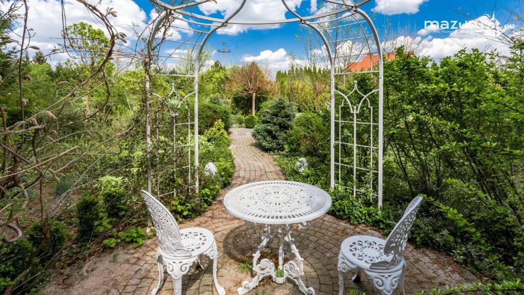 Vonkajšia záhrada v ubytovaní Apartament Parkowy 2 pokojowy
