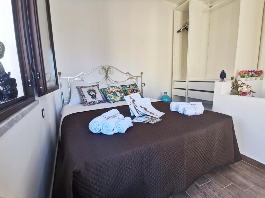 Postel nebo postele na pokoji v ubytování A due passi dal centro Sweet Rooms