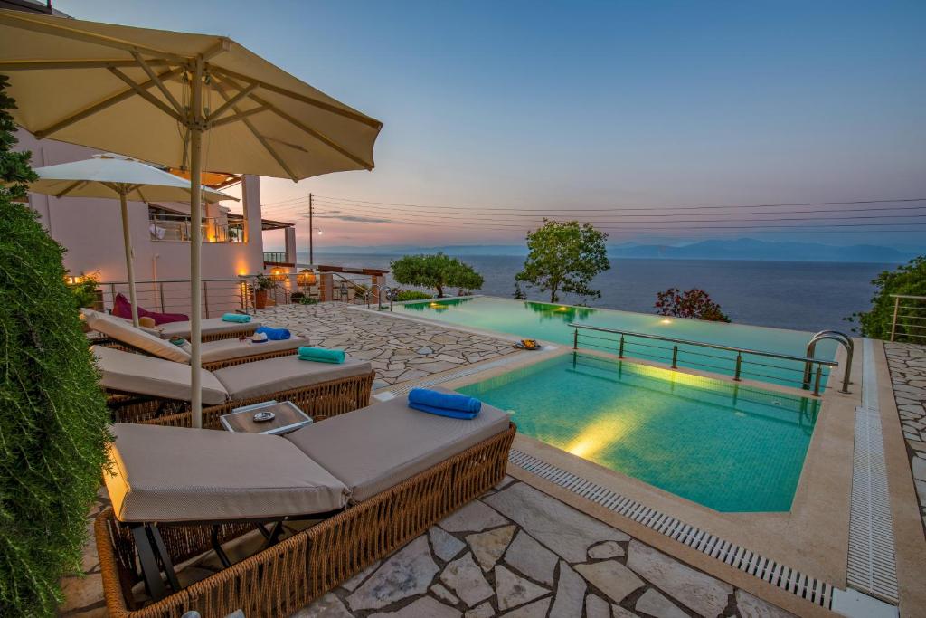 The swimming pool at or close to Villa Terra del Nonno with Sea Views & Pool