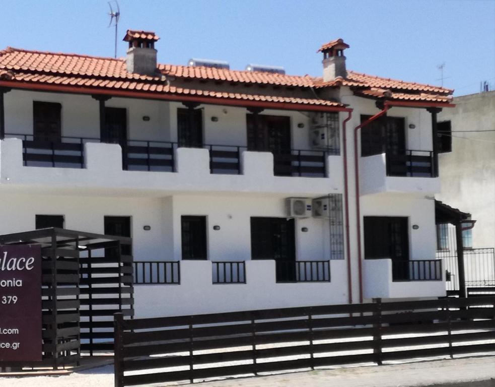 Gallery image of Megaro Palace Apartments in Ayios Nikolaos Sithonia