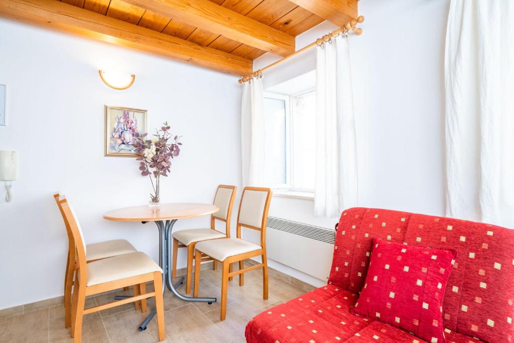 Posedenie v ubytovaní Apartment Ribambit