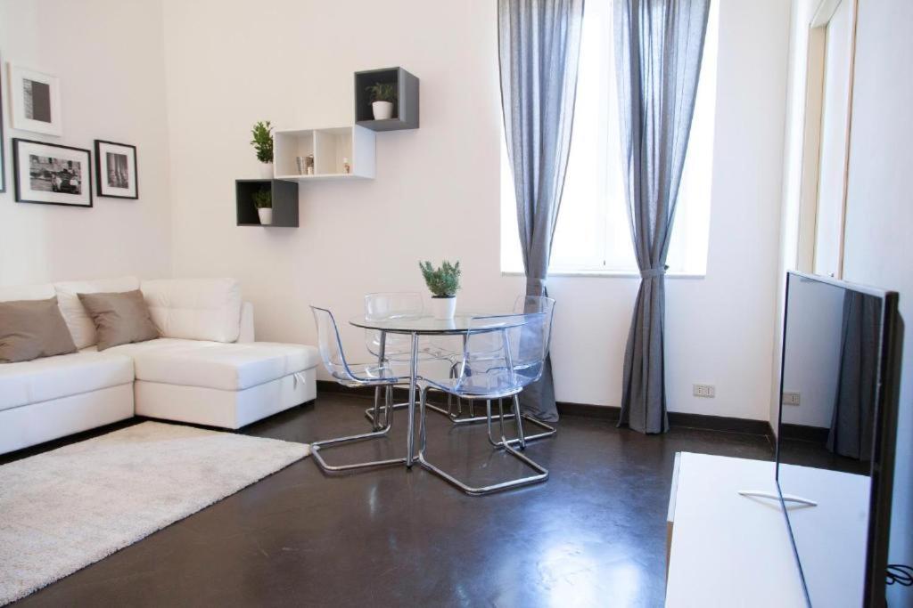 Posedenie v ubytovaní Navona Design Apartment Casa e Appartamento per Vacanze