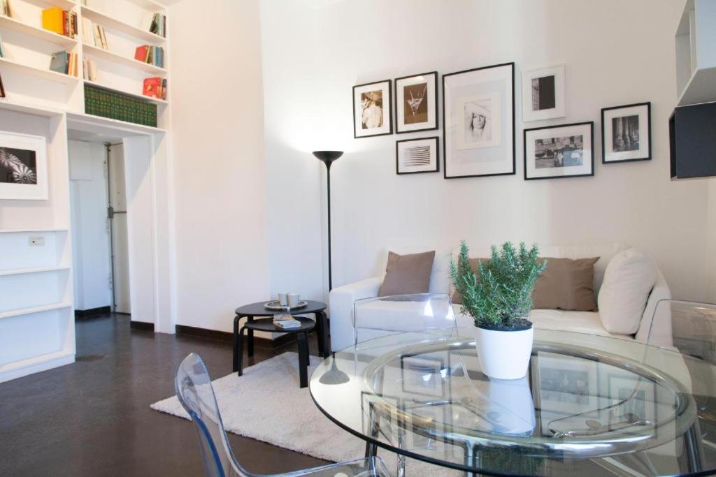 Posedenie v ubytovaní Navona Design Apartment Casa e Appartamento per Vacanze