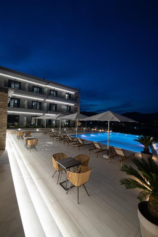 Bazén v ubytování Panorama Hill Hotel nebo v jeho okolí