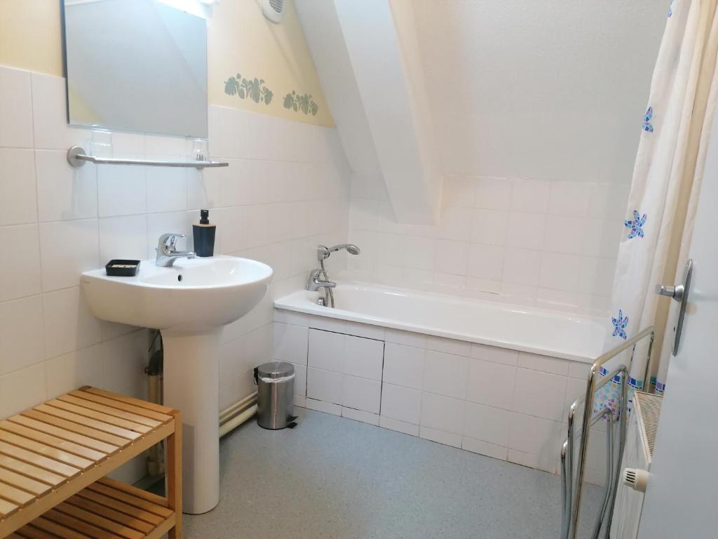 Koupelna v ubytování Auberge Chez Gabrielle - Vallée de Lesponne