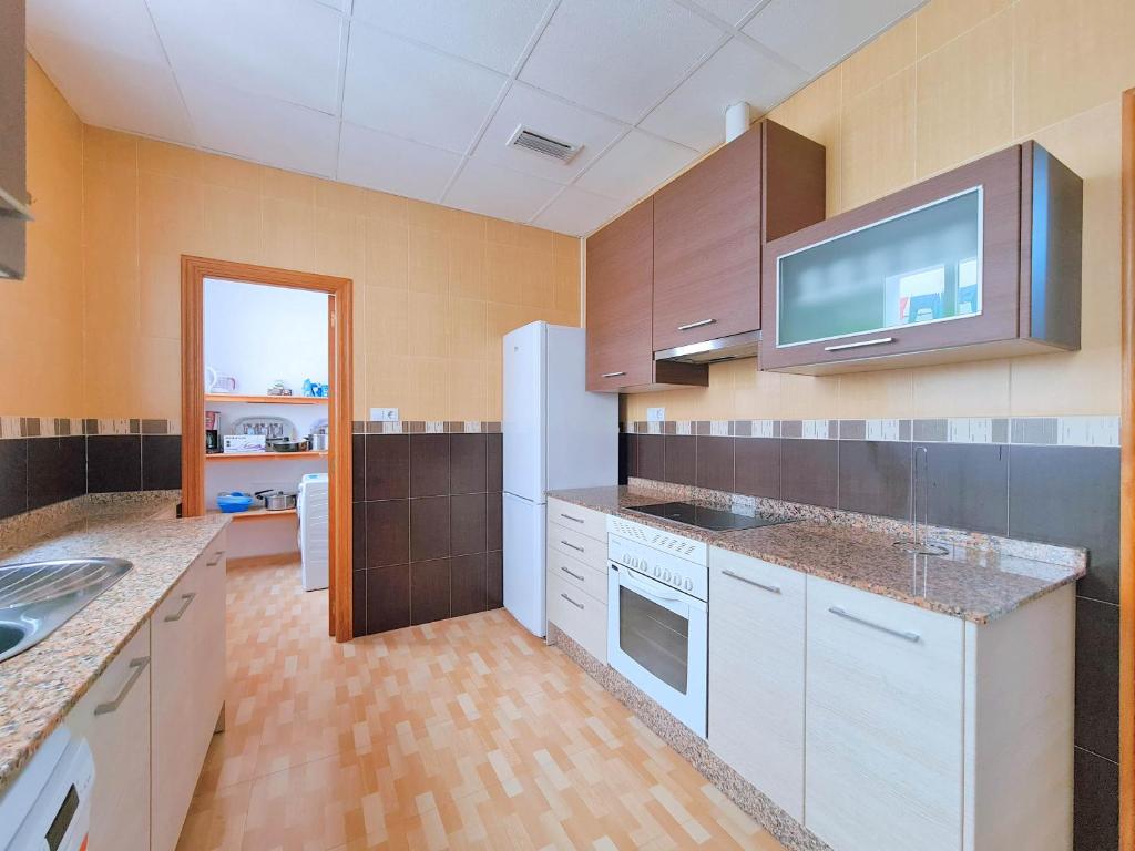 Kuchyň nebo kuchyňský kout v ubytování Apartamento grande en Centro de Cartagena Real - Arena